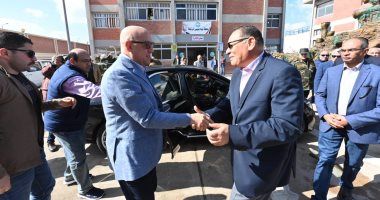 وزير الإسكان يصل محافظة الشرقية لمتابعة موقف خدمات المياه والصرف بالمحافظة