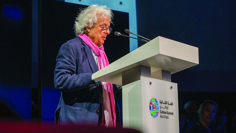 الامارات | أدونيس في انطلاق القمة الثقافية أبوظبي: لا زمن لمن يعيش تابعاً