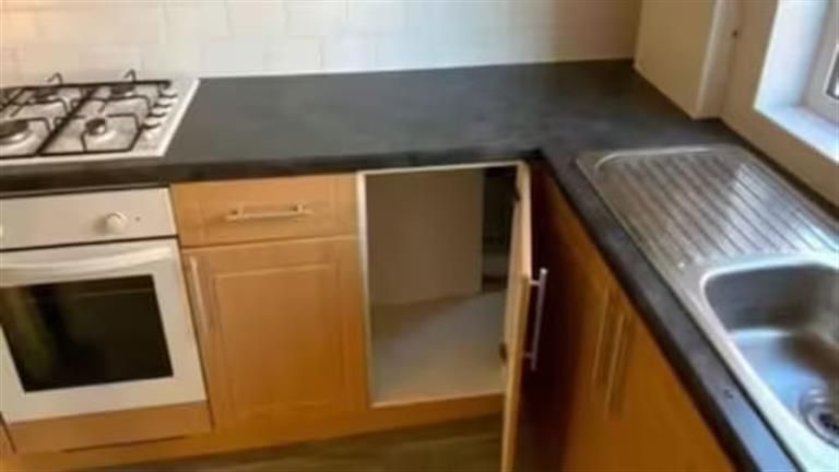 زوجان يكتشفان غرفة سرية في منزلهما الجديد- لن تتوقع ماذا وجدوا بداخلها (صور)