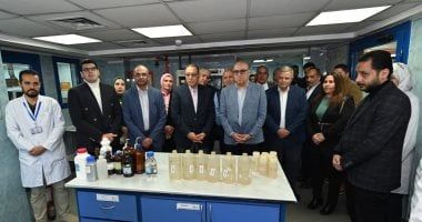 وزير الإسكان ومحافظ الشرقية يختتمان جولتهما بتفقد محطة تنقية مياه الزقازيق