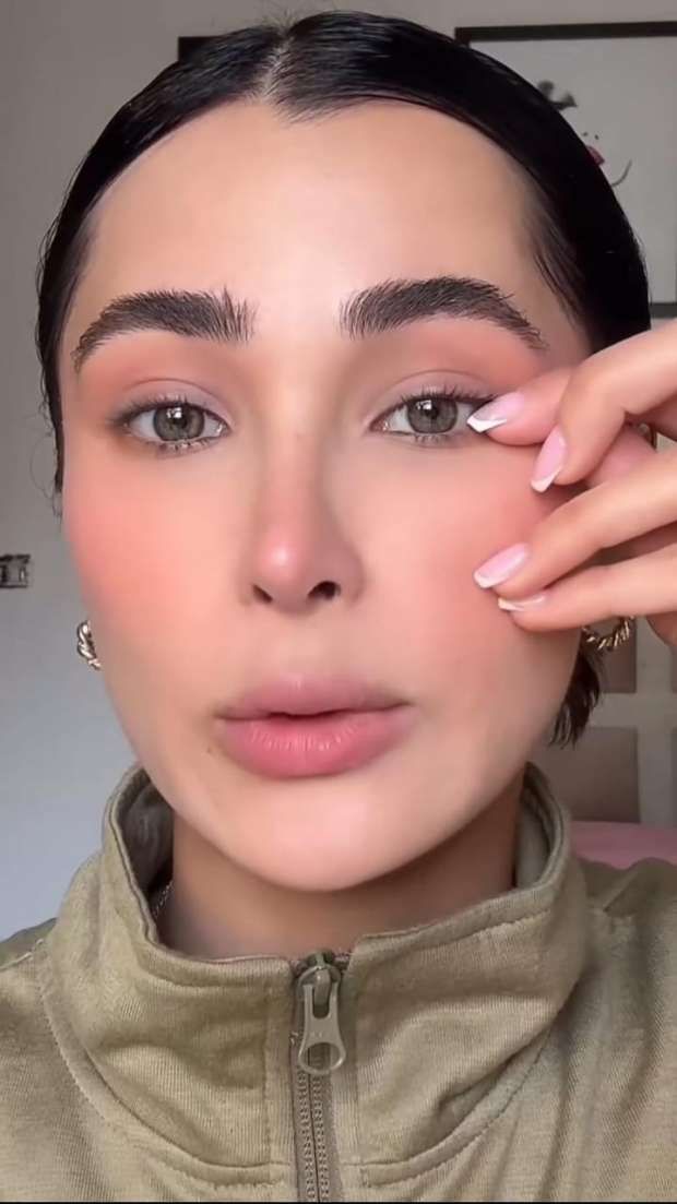 «مكياج الخمس دقايق».. طريقة سهلة وسريعة لوضع الميك أب