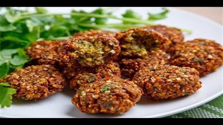 "كباب الغلابة".. كيف تحولت الطعمية من أكلة فرعونية إلى وجبة شعبية؟