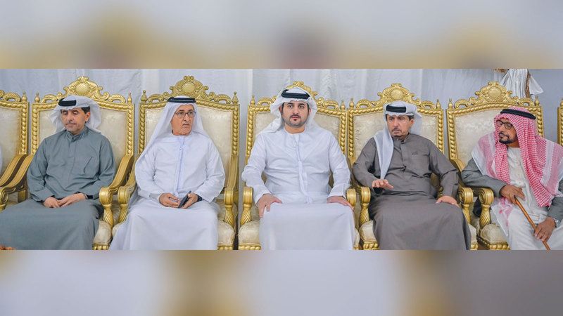 الامارات | مكتوم بن محمد يقدم واجب العزاء في وفاة والدة عبدالله سعيد العامري