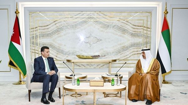 صقر غباش يستقبل رئيس مجلس النواب الأردني