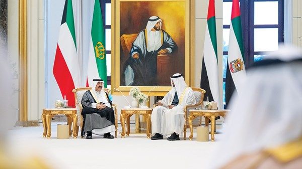 رئيس الدولة وأمير الكويت: دعم العمل الخليجي المشترك