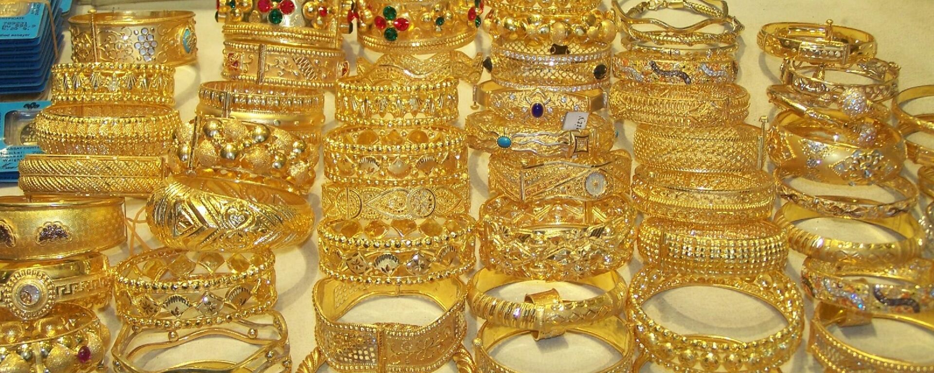 ليبيا.. مؤسسات خيرية ومنظمات مجتمع مدني تبدأ تجهيز السلة الرمضانية في بنغازي.. صور