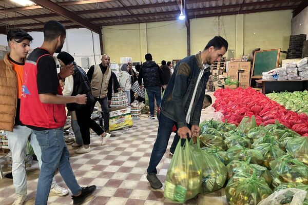 تجهيز السلة الرمضانية في بنغازي تجهيز السلة الرمضانية في بنغازي - الخليج 365 عربي