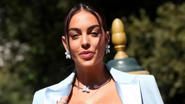 أحدث ظهور لـ جورجينا رودريجيز بعد إثارة الجدل.. شاهد إطلالتها