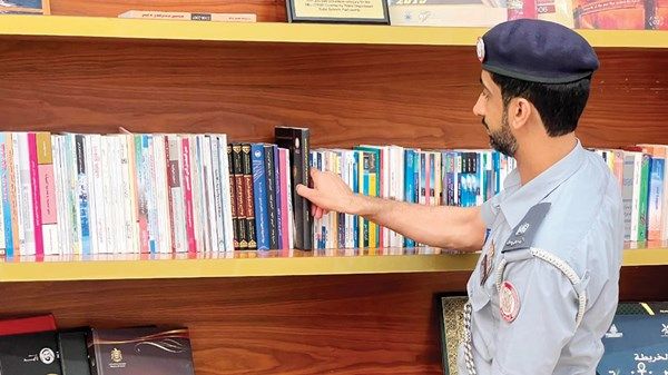 «شرطة أبوظبي» تتبنى مبادرات تحفيزية على القراءة ونشر المعرفة