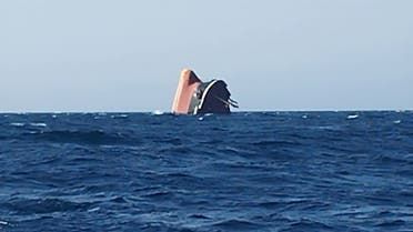 الخليج اليوم .. مشاهد حصرية.. "روبيمار" غارقة وسط البحر وجزء منها يطفو