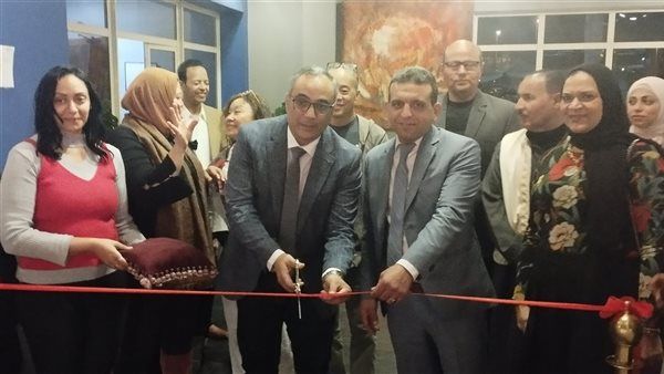 رئيس هيئة قصور الثقافة يفتتح "مراسم السلوم للرسم والتصوير" بالهناجر