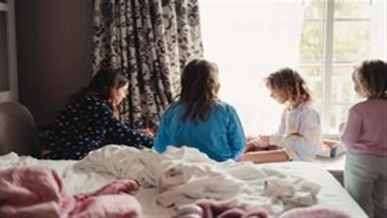 رجل يخدر صديقات ابنته لسبب صادم.. لن تتوقع ما حدث