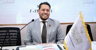 علاء عصام: دراما المتحدة تساهم فى تنوير المجتمع وأنتظر "الحشاشين"