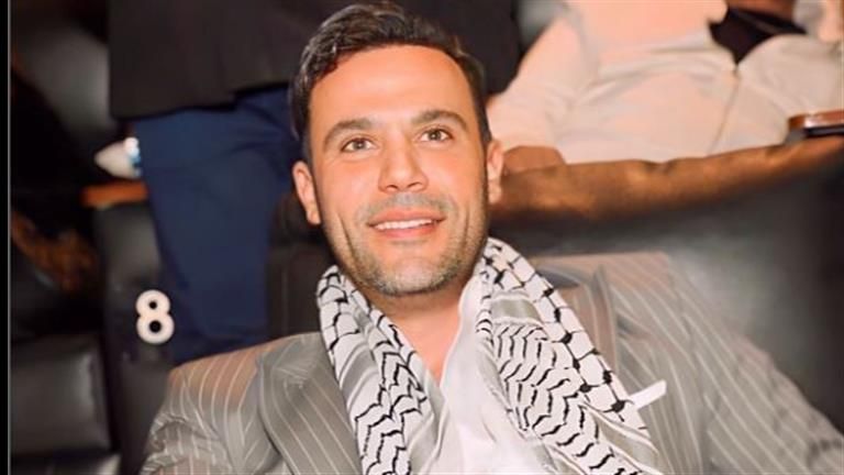 محمد إمام يسخر من عطل "فيس بوك" و"انستجرام" بهذه الطريقة