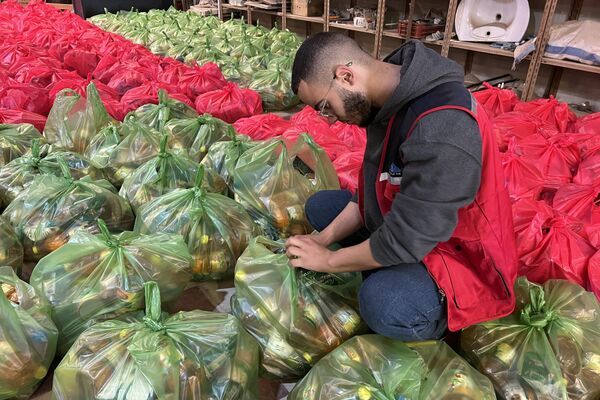 تجهيز السلة الرمضانية في بنغازي تجهيز السلة الرمضانية في بنغازي - الخليج 365 عربي