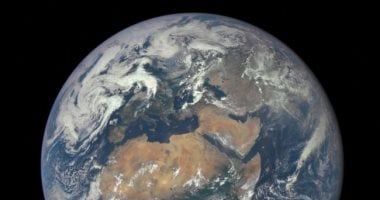 تكنولوجيا: لقطات مذهلة تظهر كبسولة فضائية تندفع نحو الأرض.. فيديو