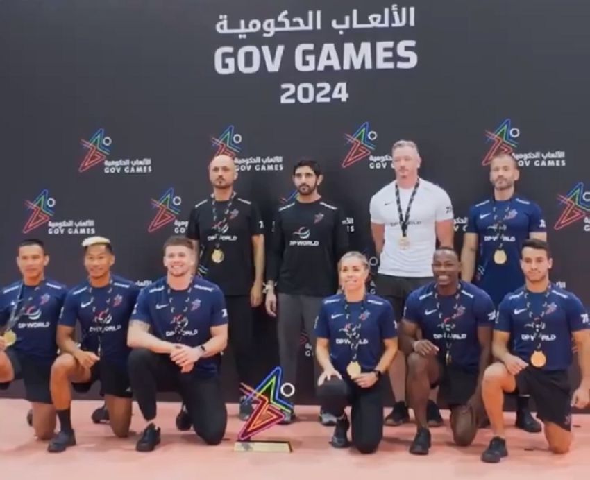 الامارات | حمدان بن محمد يكرم أبطال الألعاب الحكومية 2024