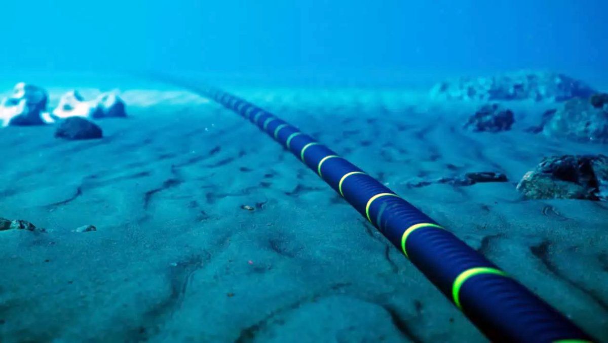 قطع 3 كابلات إنترنت في البحر الأحمر