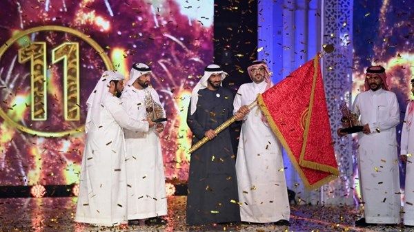 نهيان بن زايد يتوج السعودي محمد الوادعي ببيرق «شاعر المليون»