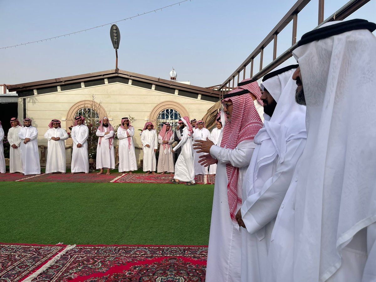 ‏مدير "تعليم نجران" ينقل تعازي وزير التعليم لذوي الفقيد "الأسمري"