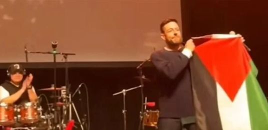 حماقي يسجل نجاحًا قياسيًا في جولته الأمريكية.. رسالة لفلسطين وحفلات كاملة العدد