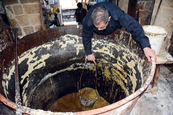 صناعة الصابون اليدوي في اللاذقية... تراث يناجي حضارة البحر الأبيض المتوسط صناعة الصابون اليدوي في اللاذقية... تراث يناجي حضارة البحر الأبيض المتوسط - الخليج 365 عربي