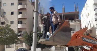 إزالة الإعلانات العشوائية وغير المرخصة بمدينتي دمياط والنوبارية الجديدتين