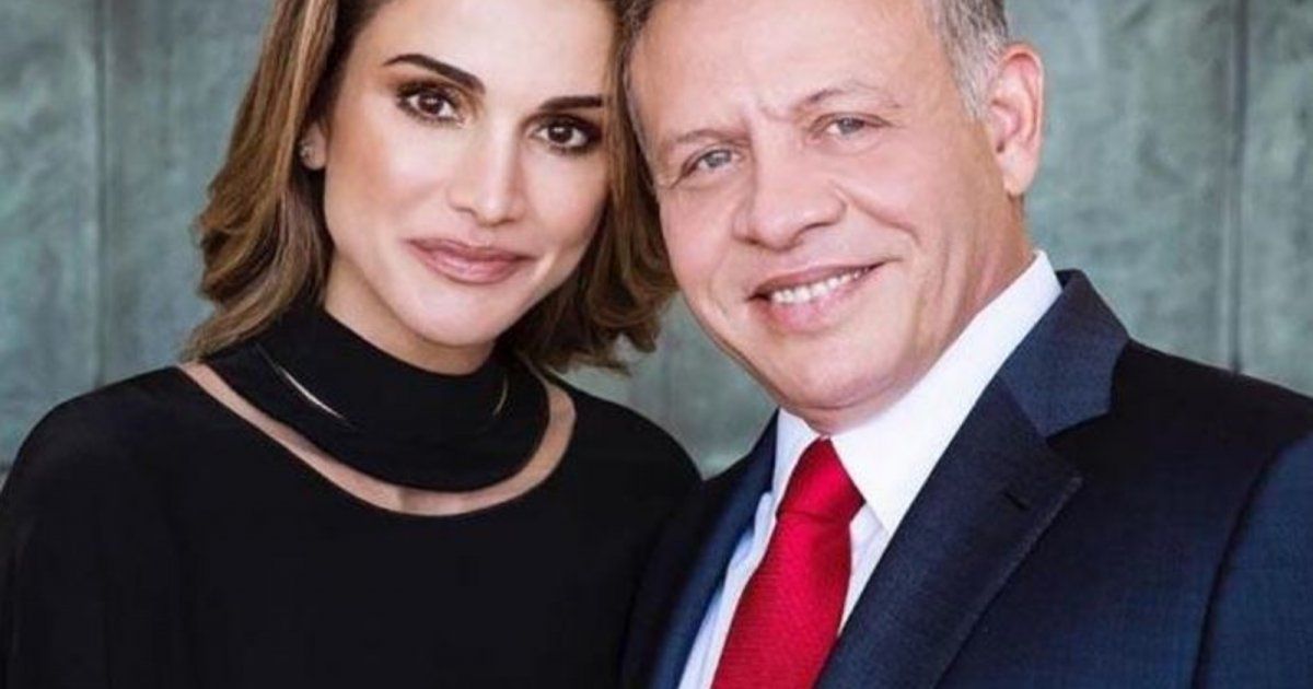 العاهل الأردني يقلد زوجته الملكة رانيا هذا الوسام الرفيع وهكذا شكرته-بالصور