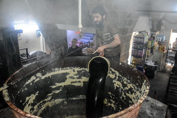 صناعة الصابون اليدوي في اللاذقية... تراث يناجي حضارة البحر الأبيض المتوسط صناعة الصابون اليدوي في اللاذقية... تراث يناجي حضارة البحر الأبيض المتوسط - الخليج 365 عربي