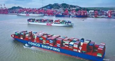 رويترز: فقدان ثلاثة من بحارة سفينة شحن فى باب المندب وإصابة 4 آخرين بحروق خطيرة