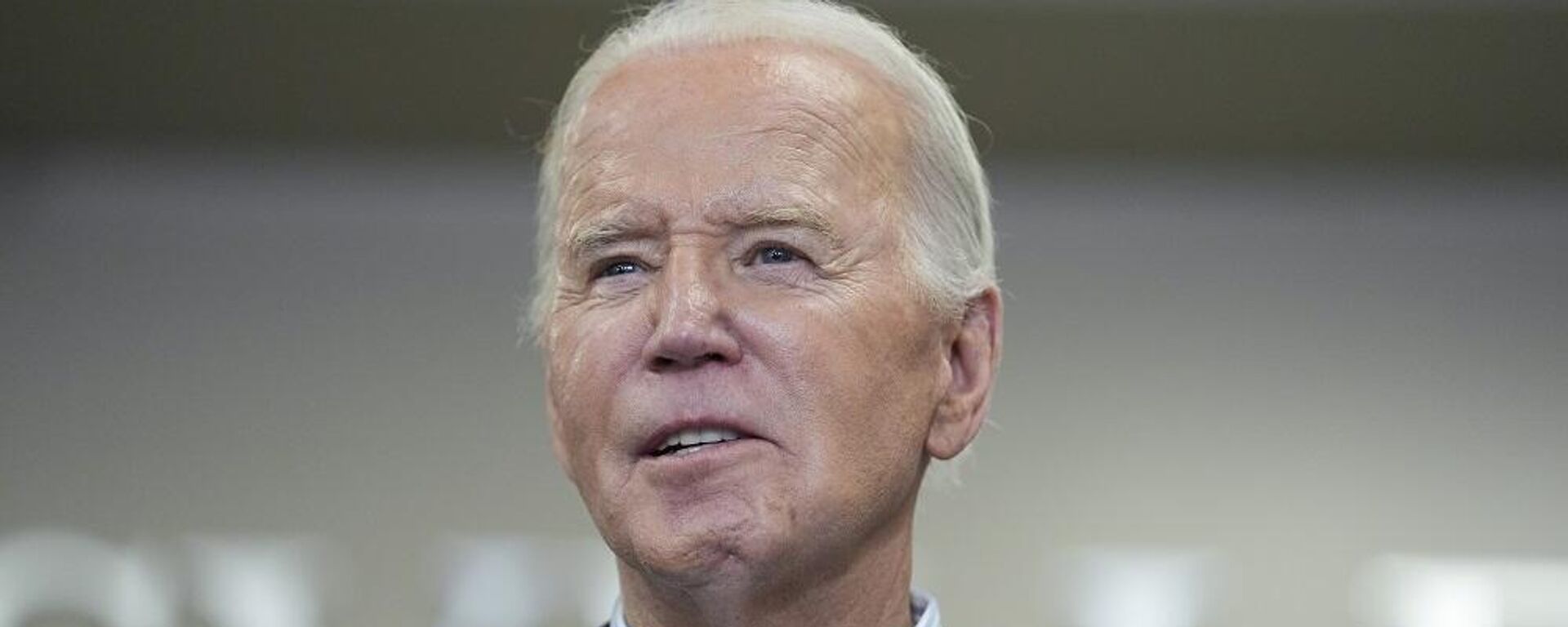 مكتب نتنياهو يجري تحقيقا بشأن حصول غانتس على تذكرة سفر إلى واشنطن رغم معارضة نتنياهو