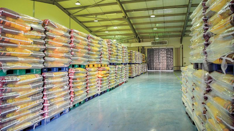 الامارات | بلدية أبوظبي تُعلن أوقات عمل مراكز بيع السلع الغذائية المدعومة خلال "رمضان"