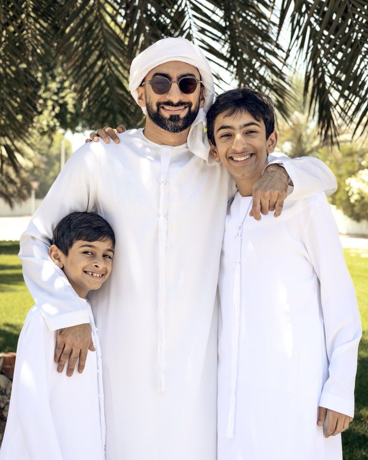 أنس بوخش يروي تجربته مع الطلاق في صاحبة السعادة… إليكم صورة مع أسرته