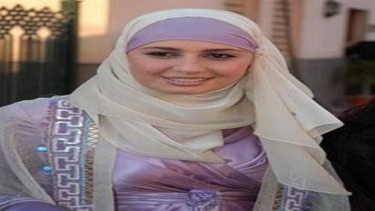 بسبب "الحجاب".. ماذا فعلت أمل حجازي مع حلا شيحة؟