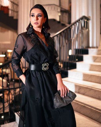 كاريس بشار ساحرة بالأسود وسعيدة لمشاركتها كعضو لجنة تحكيم في هذه المسابقة-بالصور