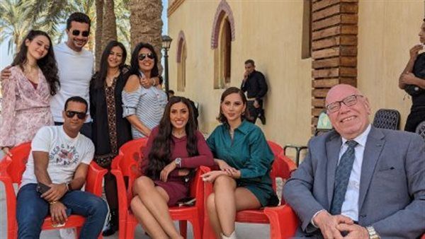 أسرة "كامل العدد +1" ترفع شعار فركش قبل أيام من انطلاق الموسم