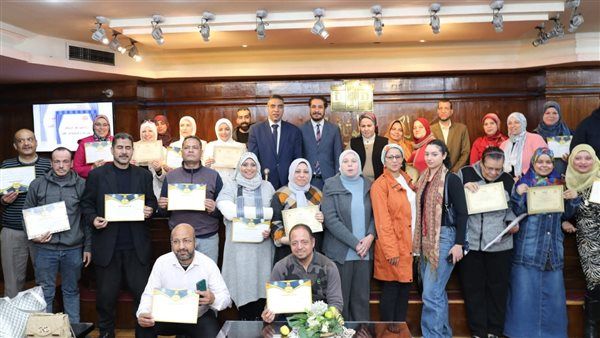 دار الكتب والوثائق القومية تكرم عددا من موظفيها