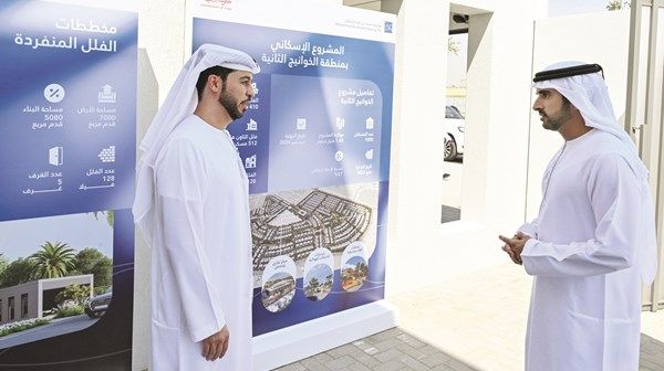 حمدان بن محمد يتفقّد سير المشروع الإسكاني للمواطنين في «الخوانيج الثانية»