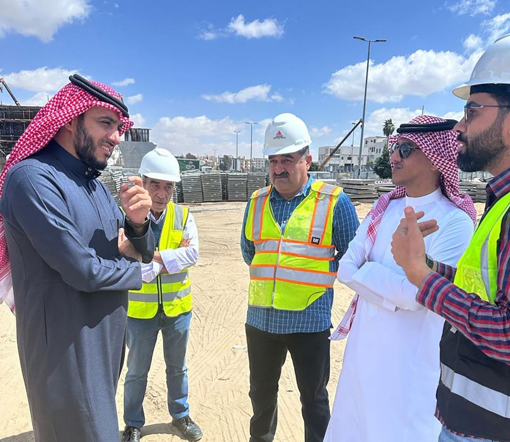 بالصور.. جولة على مشاريع الطائف وبحث التحديات