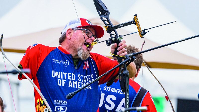 الامارات | الأميركي أريك يصوب بـ «أسنانه الخلفية» في «دولية فزاع»