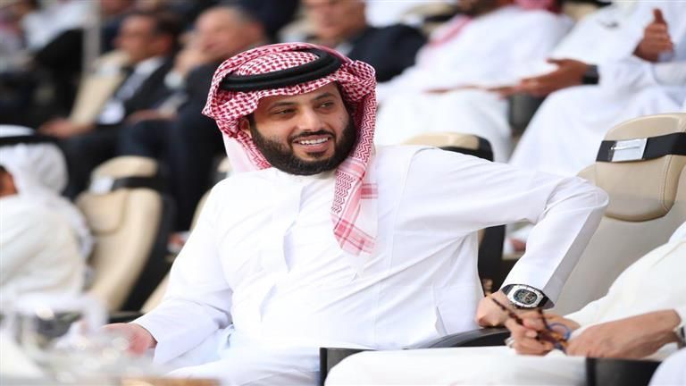 تركي آل الشيخ يعلن نفاذ تذاكر نزال "فوضى الإقصاء" في "موسم الرياض"