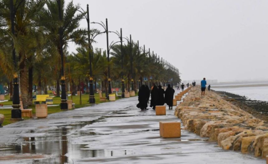 طقس السعودية.. أمطار على الجبيل ونجران وعسير