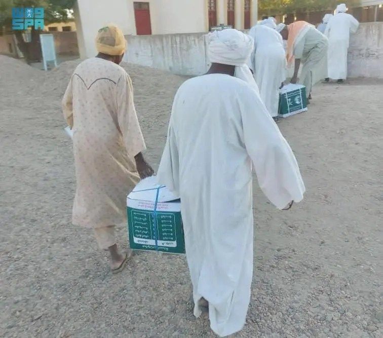 السعودية | مركز الملك سلمان للإغاثة يوزع 1.000 سلة غذائية في محلية حلفا بالولاية الشمالية في جمهورية السودان