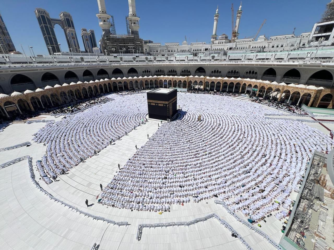 السعودية | خطبتا الجمعة من المسجد الحرام والمسجد النبوي