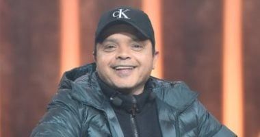 محمد هنيدى يتابع مباراة الأهلى والزمالك من مدرجات "الأول بارك"