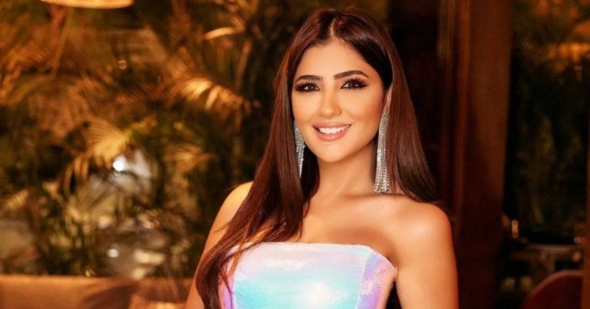 مي عمر بإطلالة أنيقة بالأبيض في الرياض