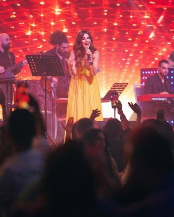 إليكم سعر فستان نانسي عجرم الأصفر الذي تألقت به في حفلها بالمكسيك
