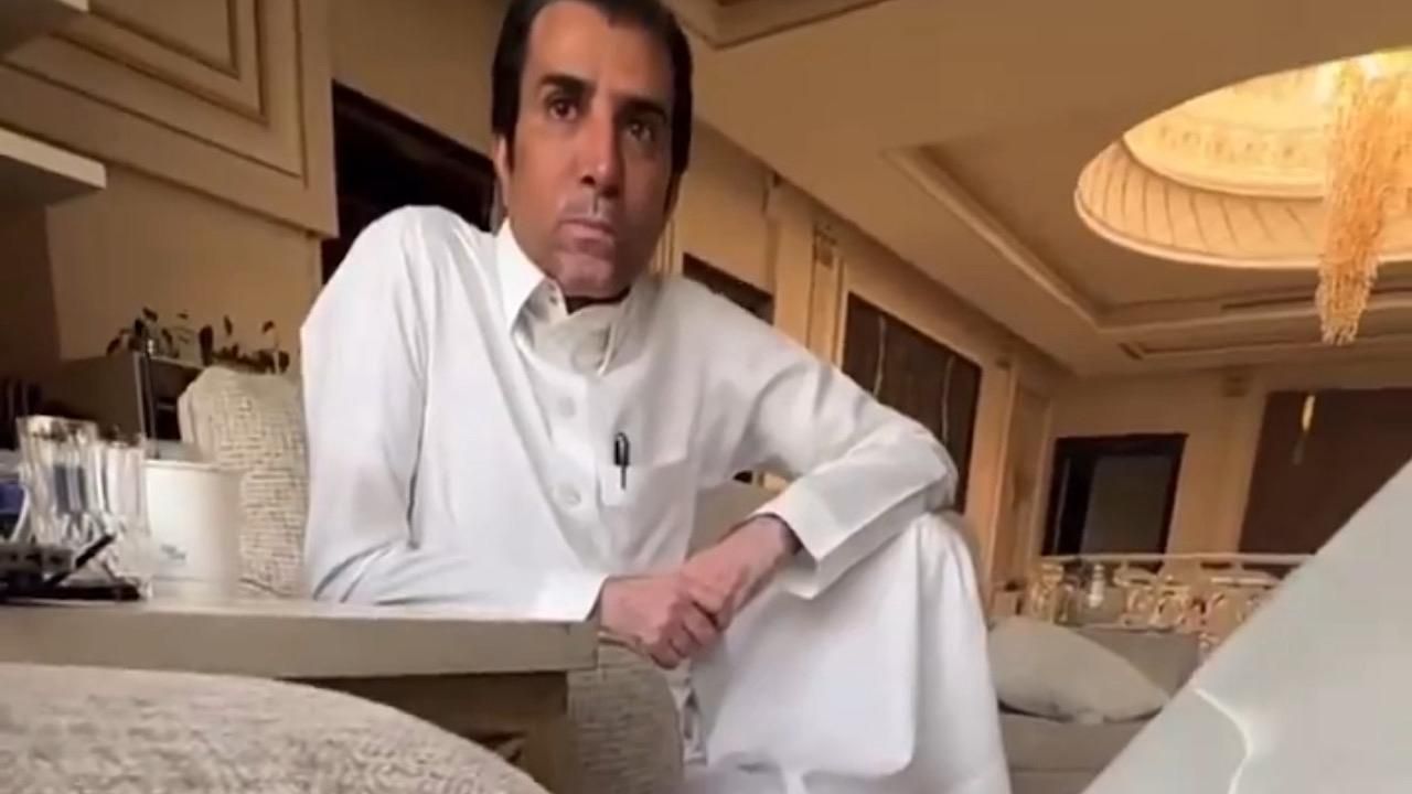 بالفديو: ابن فايز المالكي يعمل مقلب في والده.. والنهاية صادمة