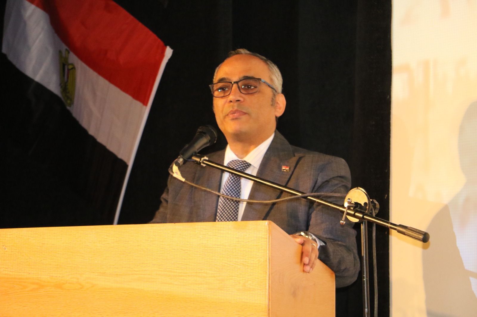 زخم وإبداع .. رئيس هيئة قصور الثقافة يشهد ختام أسبوع أطفال "أهل مصر" بروض الفرج