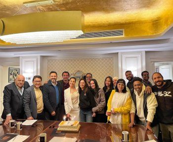 في كواليس "بابا جه".. فريق عمل المسلسل يحتفل بعيد ميلاد نسرين أمين